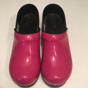 Sanita Pink Crocs Nursing Medical Shoes Size 37 SB-X